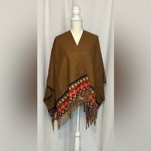 NWT. Disney Parks Womens Mickey Mouse Icon Brown Fringed Knit One Size Poncho